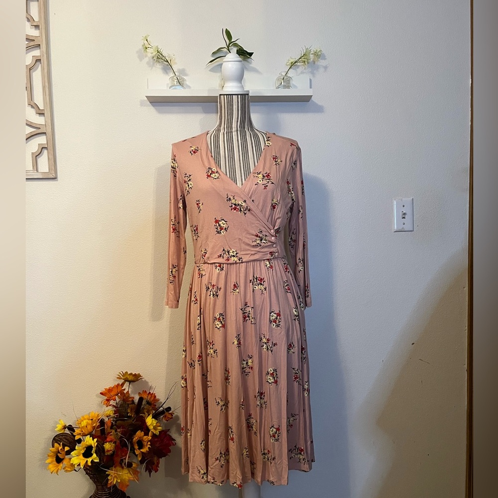 Pink floral dress. Size M.